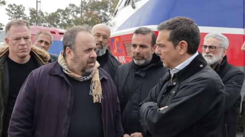 Συνάντηση Τσίπρα με μηχανοδηγούς στο Ρέντη: &quot;Μου περιέγραψαν το χρονικό μιας προαναγγελθείσας τραγωδίας&quot;