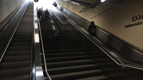 Τραυματισμοί στο Μετρό Θεσσαλονίκης: Έπεσαν από τις σκάλες δύο ηλικιωμένοι