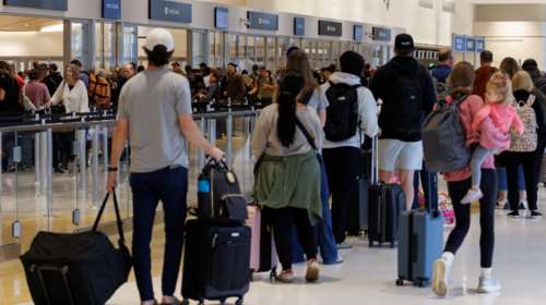 ΗΠΑ: Χάος και καθυστερήσεις σε αεροδρόμια λόγω έλλειψης ελεγκτών - Ακυρώθηκαν δεκάδες πτήσεις