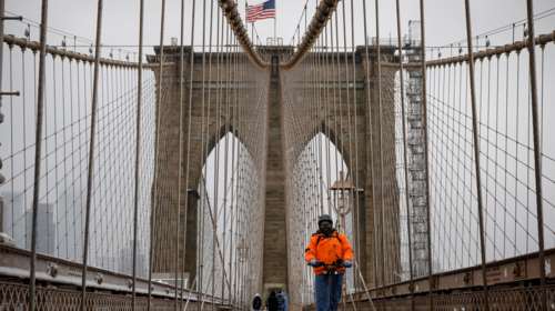 ΗΠΑ: Κοντά στους 500.000 οι νεκροί από κορονοϊό - Μάσκες και το 2022 συστήνει ο Άντονι Φάουτσι