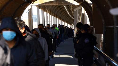 Το Μεξικό μπλοκάρει το σχέδιο Τραμπ για τις απελάσεις - Δεν έδωσε άδεια προσγείωσης σε αεροπλάνο με μετανάστες