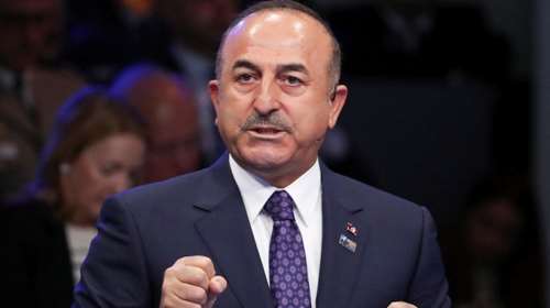 Χείρα φιλίας από τον Τσαβούσογλου: Έτοιμη η Τουρκία να εξομαλύνει τη σχέση της με τη Γαλλία