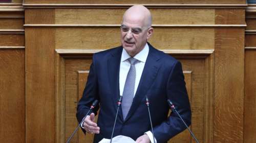 Τέμπη - Δένδιας στη Βουλή: Τεράστια αποτυχία του κράτους η τραγωδία - Η κυβέρνηση ορθώς κρίνεται πολύ αυστηρά