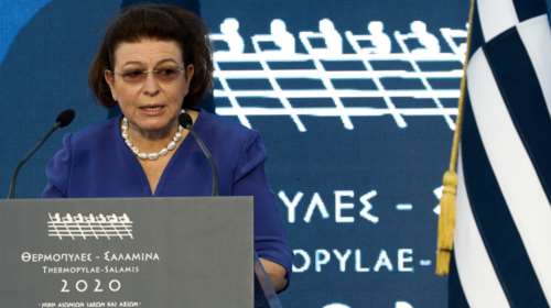 Η απάντηση της Μενδώνη για το πανό κατά του Λιγνάδη στην Καλαμάτα: Τι αναφέρει για την αποχώρησή της και τον ΣΥΡΙΖΑ