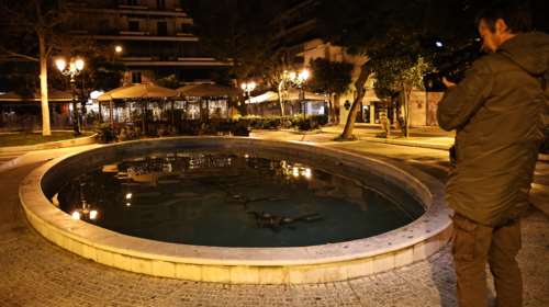 Καλλιθέα: Αγωνία για το 2χρονο κοριτσάκι που έπεσε σε συντριβάνι - Το θετικό μήνυμα από τους γιατρούς [βίντεο]