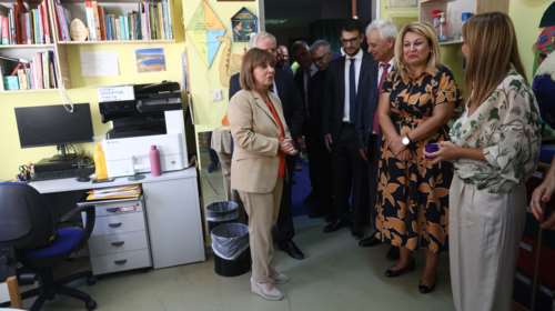 Στον αγιασμό του Κέντρου Εκπαίδευσης και Αποκατάστασης Τυφλών στην Καλλιθέα η Κατερίνα Σακελλαροπούλου