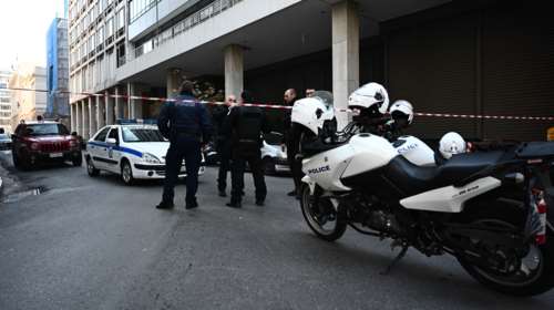 Βόμβα εξω από υπ. Εργασίας: Επέστρεψε η τρομοκρατία στην Αθήνα; - Προβληματισμός για τη &quot;νέα γενιά&quot; και το ισχυρό χτύπημα