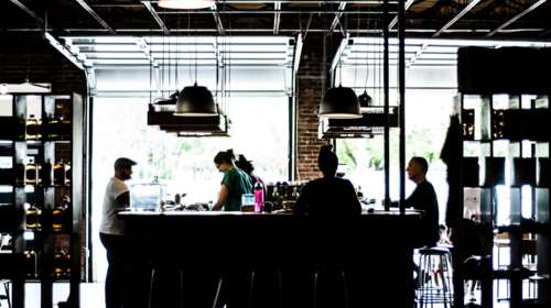 Ντουμπάι: Εστιατόρια κάνουν έκπτωση σε όσους πελάτες έχουν εμβολιαστεί για τον κορονοϊό