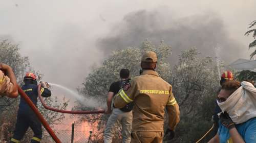 Φωτιά στη Μαγνησία: Ισχυρές εκρήξεις στη Νέα Αγχίαλο - Οι φλόγες έφτασαν σε αποθήκη πυρομαχικών