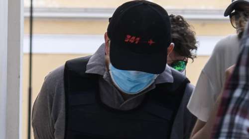 Τα ματζούνια του ψευτογιατρού: Πουλούσε ελπίδα σε καρκινοπαθείς με σκόρδο, κανέλλα και τσουκνίδες