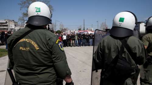 Στον εισαγγελέα οκτώ μέλη του ΠΑΜΕ για την ένταση με τους αστυνομικούς στη Θεσσαλονίκη