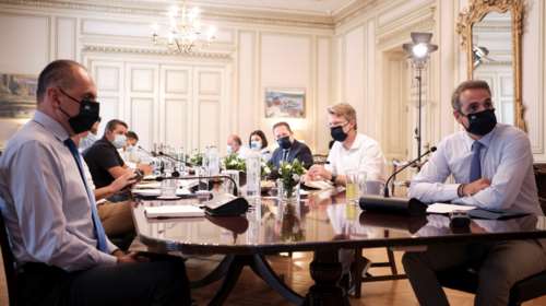 Τηλεδιάσκεψη για τον κορονοϊό: Στηρίζει τον Κικίλια ο Μητσοτάκης για το εμβόλιο