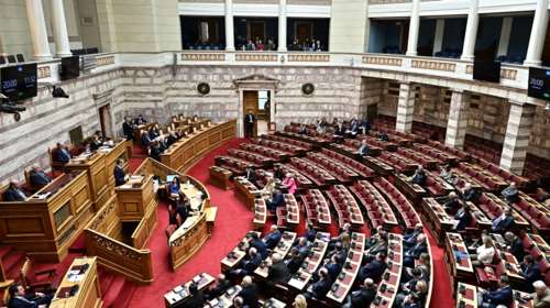 Γάμος ομοφύλων: Στις επιτροπές της Βουλής το νομοσχέδιο - Ποιοι υπερψηφίζουν και ποιοι έχουν επιφυλάξεις