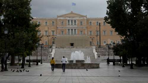 Σύνταγμα: 14 συλλήψεις αρνητών της μάσκας και του lockdown έκανε η ΕΛΑΣ