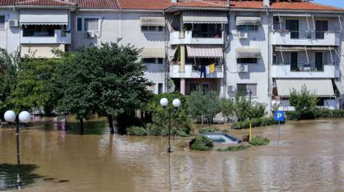 Λάρισα: Μάχη με τα λασπόνερα και τα νεκρά ζώα - "Επιδημία" διαρρήξεων και κλοπών