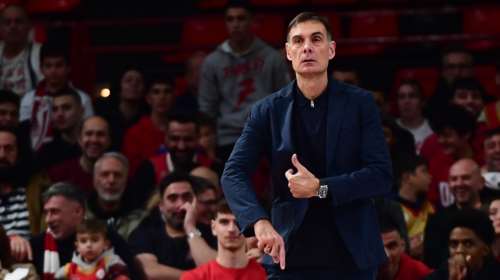 Ξέσπασε ο Μπαρτζώκας: &quot;Όποιος θεωρεί ότι παίζοντας μόνο επίθεση θα πάρει χρόνο, φήμη, λεφτά είναι γελασμένος&quot;- Την πλήρωσε το πινακάκι