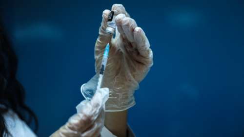 Εμβόλιο κορονοϊού: Πόσες δόσεις κατέληξαν στα σκουπίδια στην Ελλάδα