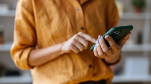 "Θα στείλω το βίντεο στους δικούς σου" - Πώς η 25χρονη στα Μελίσσια πήγε να παγιδεύσει 30χρονο για 2.000 ευρώ