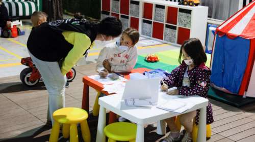 Οξεία ηπατίτιδα σε παιδιά - Ο Ηλίας Μόσιαλος απαντά σε 20 ερωτήσεις: Τα συμπτώματα, η μεταδοτικότητα και η προφύλαξη