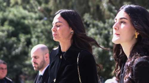 Αιχμηρή ανάρτηση της Βατίδου για τα παιδιά της: &quot;Η απουσία σας πληγώνει&quot;