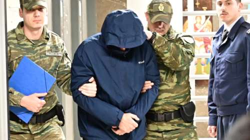 Από το LinkedIn στο κελί: Πώς ο "Στίβεν" φέρεται να παγίδευσε τον 54χρονο σμήναρχο - Τα χρήματα και οι απειλές