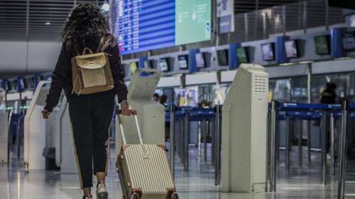 Politico: Το σχέδιο της Κομισιόν για την επανέναρξη των ταξιδιών – Πότε θα είναι έτοιμο, ποιες χώρες αντιστέκονται