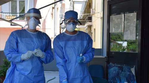 Κορονοϊός: Συναγερμός για 20 περιοχές της χώρας - Νέα μέτρα μετά το lockdown του Πόρου