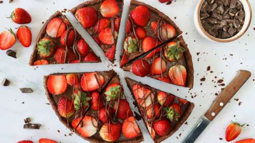 Σοκολατένιο γιαουρτογλυκό ψυγείου με φράουλες - Μοναδική συνταγή