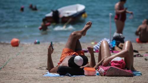 Καιρός: Καλοκαιρινή θερμοκρασία και αφρικανική σκόνη σήμερα Κυριακή