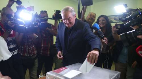 Εκλογές 2023: Ψήφισε στη Θεσσαλονίκη ο Κώστας Καραμανλής [εικόνες]