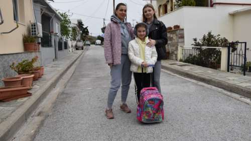 Άη Στράτης: Το νησί της εξορίας άνοιξε την αγκαλιά του για τρεις πρόσφυγες από την Ουκρανία