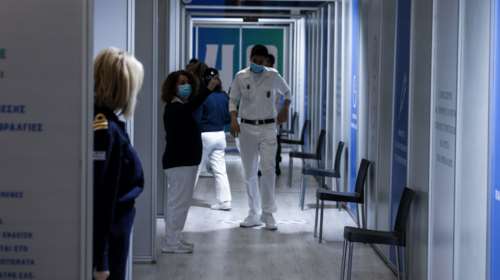 Ανοιξε η πλατφόρμα για τον εμβολιασμό των 40αρηδων - Χαμός με τα ραντεβού