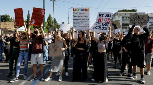 Πορεία στο κέντρο της Αθήνας για τη δολοφονία του Τζορτζ Φλόιντ [Εικόνες+Βίντεο]