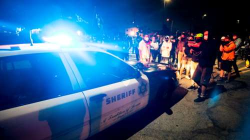 Σε κρίση οι ΗΠΑ: Νεκρός από αστυνομικά πυρά άλλος ένας Αφροαμερικανός - Στο Λος &#39;Αντζελες [Βίντεο]