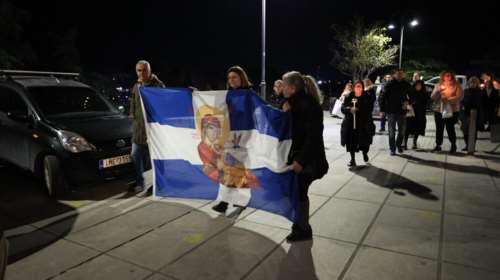 Λάρισα: Αγρυπνία κατά τον γάμο των ομόφυλων ζευγαριών - Προσευχήθηκαν &quot;για να φωτιστούν όσοι νομοθετούν&quot; [εικόνες]