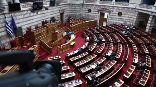 Βουλή: Πέρασε το νομοσχέδιο για την τεκμαρτή φορολόγηση ελεύθερων επαγγελματιών- 158 "ναι", καταψήφισαν 140