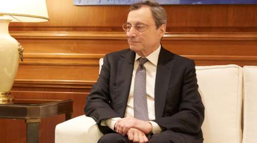 Αυστηρό μήνυμα Ντράγκι στις φαρμακοβιομηχανίες: Σεβαστείτε τις υποχρεώσεις σας με τα εμβόλια - Δεν υπάρχουν δικαιολογίες