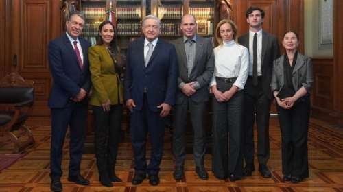 Συνάντηση Βαρουφάκη με τον πρόεδρο του Μεξικού: Σύμπνοια για &quot;νέο διεθνές οικονομικό - νομισματικό σύστημα&quot;