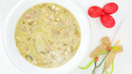 Θεσσαλονίκη: Σχεδόν sold out η μαγειρίτσα - Λίστες αναμονής και delivery και στο εξωτερικό για το παραδοσιακό πιάτο