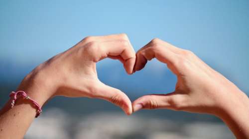 Έκκληση για βοήθεια: Ο μικρός Διονύσης πάσχει από καρκίνο στο μάτι - Άμεση ανάγκη να χειρουργηθεί στη Γερμανία