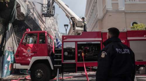 Φωτιά σε σπίτι στο Αιγάλεω: Κάηκε ολοσχερώς