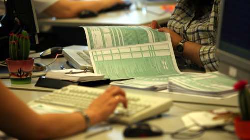 Τροποποιητικές δηλώσεις από χιλιάδες φορολογούμενους λόγω λαθών και παραλείψεων στις προσυμπληρωμένες