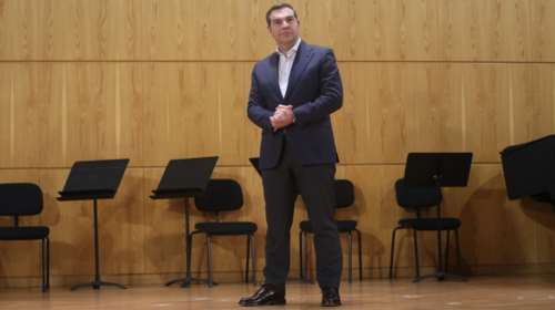 Τσίπρας στη Θεσσαλονίκη: &quot;Κρύβουμε κάτω από το χαλί θέματα της περιοχής μας - Τα ΜΜΕ ασχολούνται με ζεϊμπέκικα και γάμους&quot;