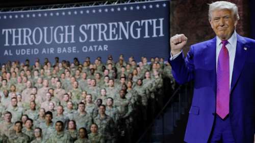 Ο Τραμπ χλευάζει τη Γαλλία και τον Μακρόν: &quot;Χωρίς εμάς θα μιλούσαν γερμανικά μετά τον Β&#39; Παγκόσμιο Πόλεμο&quot;