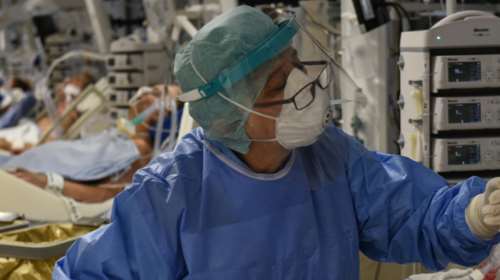 Κορονοϊός: Στο 99% η πληρότητα των ΜΕΘ στη Θεσσαλονίκη - Νοσηλεύτρια: Τρέμει η καρδιά μου κάθε φορά που μπαίνω μέσα [Βίντεο]