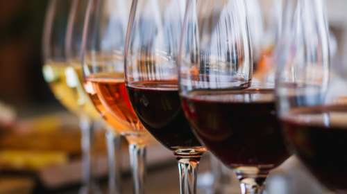 Γιατί ο Κουρτάκης μπορεί να είναι η επόμενη εταιρεία που θα απασχολήσει το ελληνικό κρασί