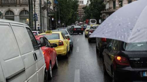 Κακοκαιρία Elias: Μεγάλο μποτιλιάρισμα στους δρόμους της Αθήνας - Χάος στον Κηφισό