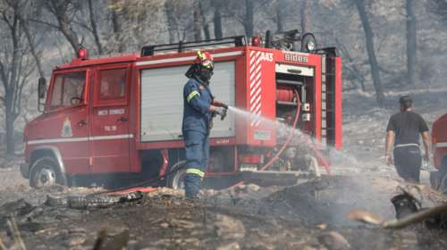 Συναγερμός για φωτιές σε Ασπρόπυργο, Πύργο, Γύθειο και Μεσολόγγι: Πώς εξελίσσονται τα πύρινα μέτωπα