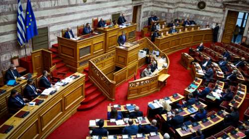 Βουλή: Ψηφίστηκε η τροπολογία για τη ΛΑΡΚΟ με 157 υπέρ και 143 κατά