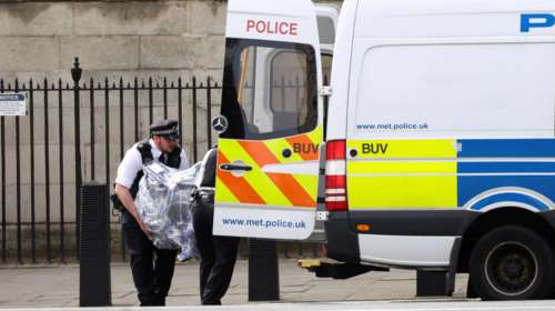 Θρίλερ με τετραπλή δολοφονία στο Λονδίνο: Βρέθηκαν μαχαιρωμένοι 3 γυναίκες και ένας άνδρας  - Συνελήφθη ένας ύποπτος
